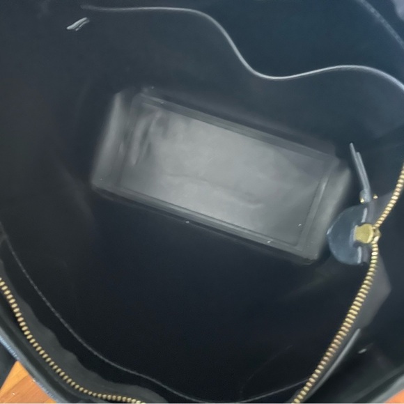 Anne Klein Sophisticated Black Leather Tote Bag with Minimalist Design 12.5"x15" - Picture 8 of 12